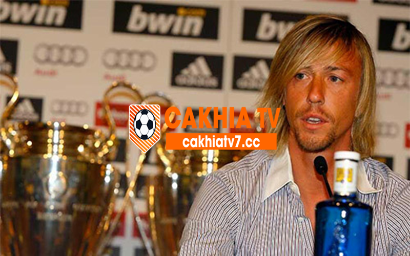 Guti Hernandez - Cựu Tiền Vệ Tấn Công “Hủy Diệt” Của Real Madrid 3 Mọi người nhận xét về Guti Hernandez