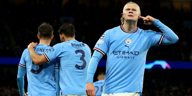 Man City: Biểu tượng mới của bóng đá thành Manchester 2 Man City chỉ thực sự nổi bật và có bản sắc dưới bàn tay và bộ não của Pep