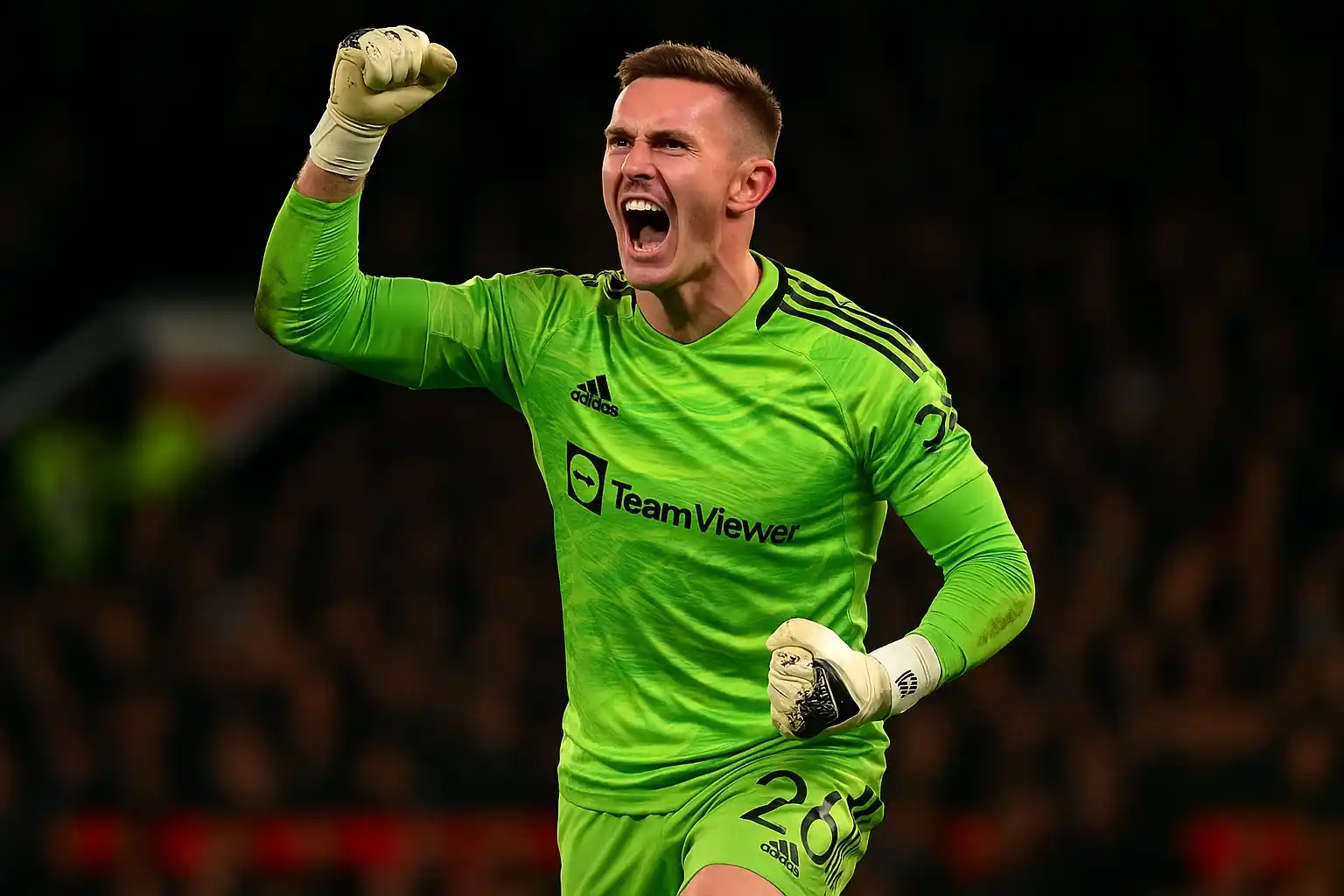 Dean Henderson rực sáng, MU tiếc hùi hụi – CakhiaTV 1 Dean Henderson ăn mừng sau pha cứu thua đỉnh cao