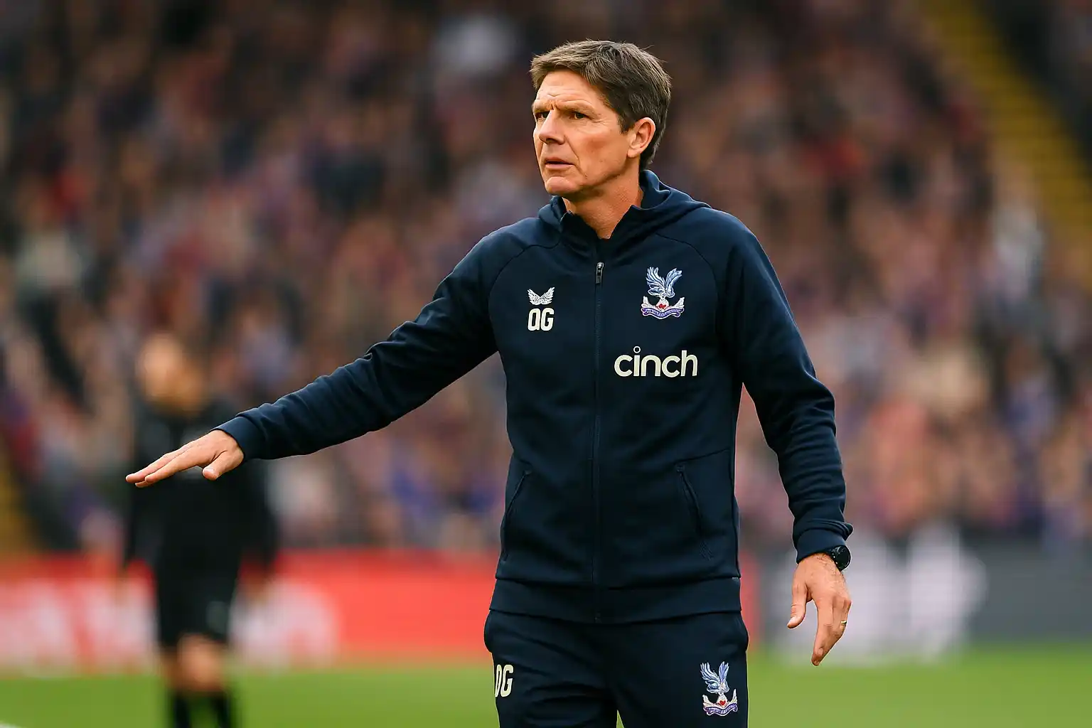 Oliver Glasner biến Crystal Palace thành đại bàng tung cánh 1 Oliver Glasner trên đường pitch cùng Crystal Palace